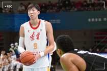事与愿违！四川为全运会争冠花600万高薪雇佣周琦 如今止步半决赛