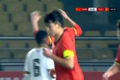 高空轰炸！张伯霖角球头槌本场双响，国少3-0领先东帝汶
