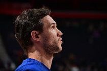 祝好!加里纳利NBA生涯场均14.9分4.7板1.9助 三分命中率38.1%