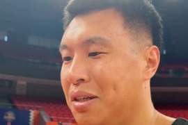 闫鹏飞：上场就是全力以赴 一支球队总有人需要去做些牺牲