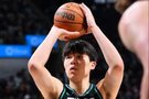 给咱狠狠地罚?杨瀚森在NBA16罚15中 命中率比在CBA高了一半！