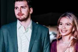 名记:东契奇回老家探视欲带女儿返美与未婚妻起争执 对方曾报警!