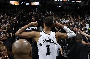 文班亚马季后赛前6场狂扇30帽 NBA历史第2快&仅次于穆大叔的5场