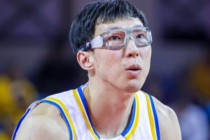 罚球很准是惊喜！周琦半场5投1中&罚球6中5 拿到7分4板2助2帽