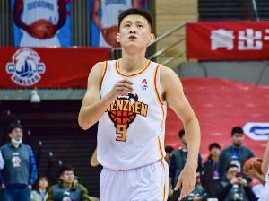 媒体人：周鹏关键时刻提供球队急需的经验 这就是老将的价值