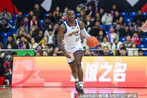广厦&深圳接连伤退!媒体人:任何球员的受伤都是CBA的损失