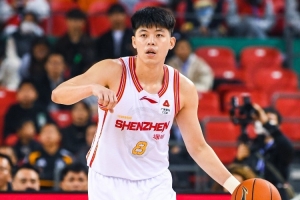 记者:CBA半决赛下半区也够惨烈 23年底髌腱断裂的容子峰挺身而出